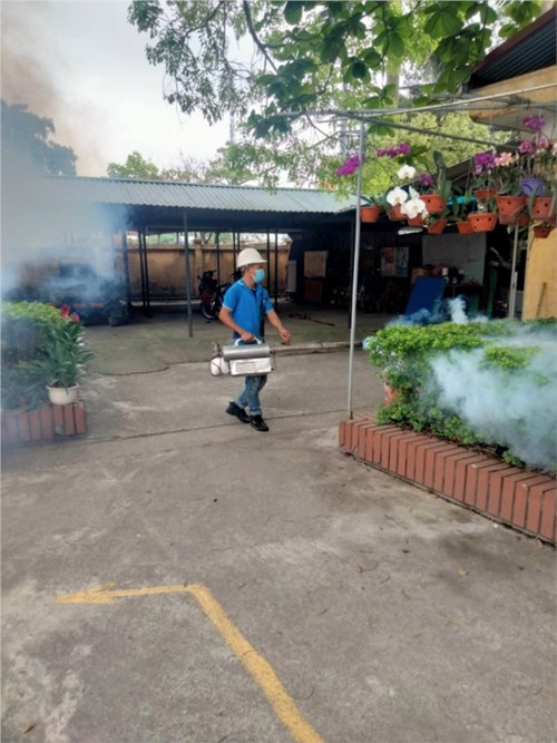 Phun thuốc muỗi cho trường học
